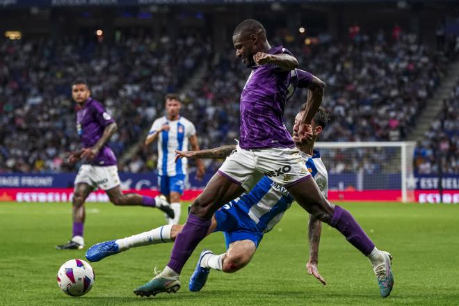 Sylla, ante el Espanyol (Foto: Real Valladolid).