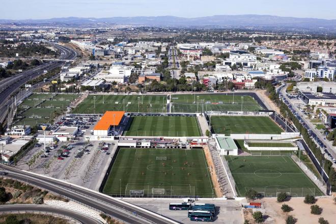 Ciudad Deportiva de Paterna con campos de césped artificial