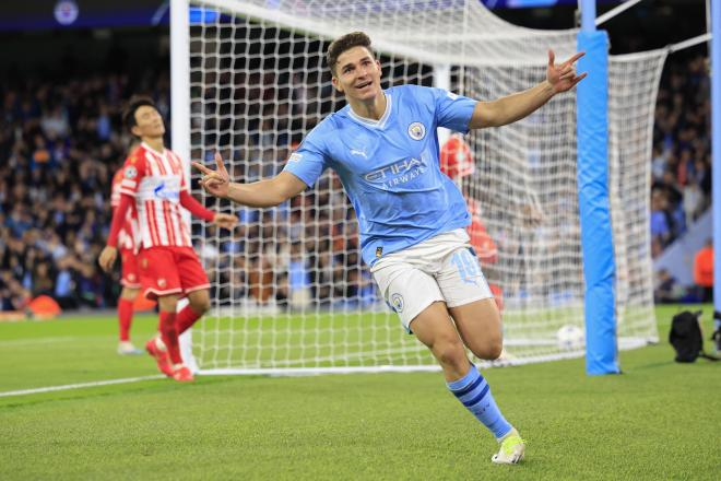 Julián Álvarez celebrando un gol con el Manchester City (Foto: Cordon Press).