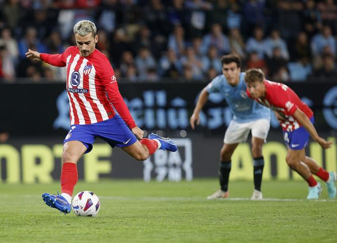 Antoine Griezmann lanzando un penalti en el Celta-Atlético (Foto: ATM).
