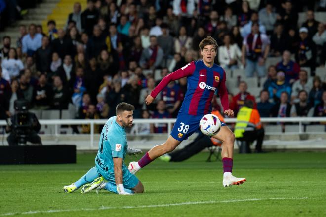 Marc Guiu marca en el Barcelona-Athletic de Liga (Foto: FCB).