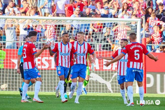 Los jugadores del Girona celebran un gol al Almería (Foto: LALIGA).