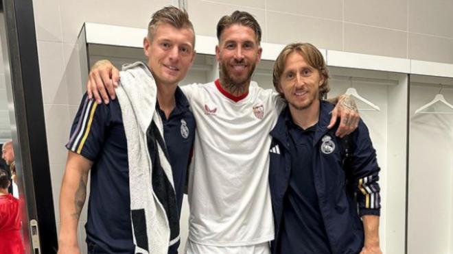 Sergio Ramos posa junto a Kroos y Modric (Foto: Perfil Instagram Sergio Ramos)