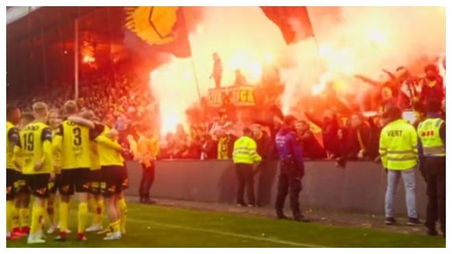 Celebración del gol del Lillestrøm ante el Vålerenga. (Fuente: @LillestromSK)