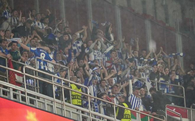 Aficionados de la Real Sociedad desplazados al Estadio da Luz de Lisboa (Foto: Real Sociedad).