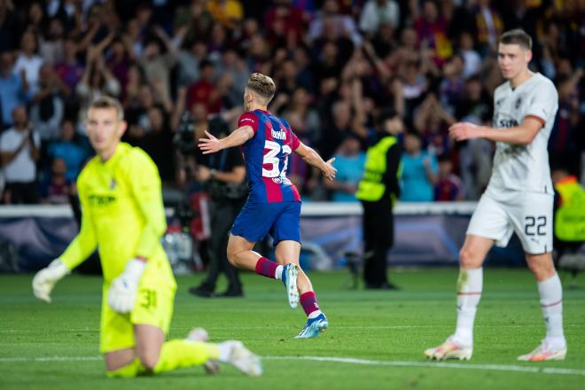 Fermín López celebra su gol en el Barcelona-Shakhtar (Foto: FCB).