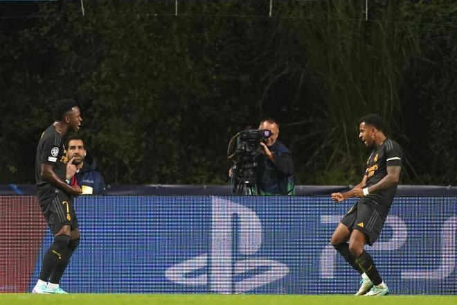 Rodrygo celebrando su gol en el Real Madrid-Sporting de Braga con Vinicius (Foto: EFE).