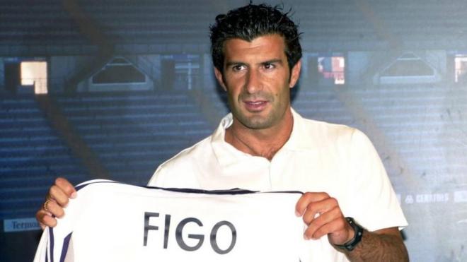 Figo, en su presentación con la camiseta del Real Madrid. (Foto: EFE).