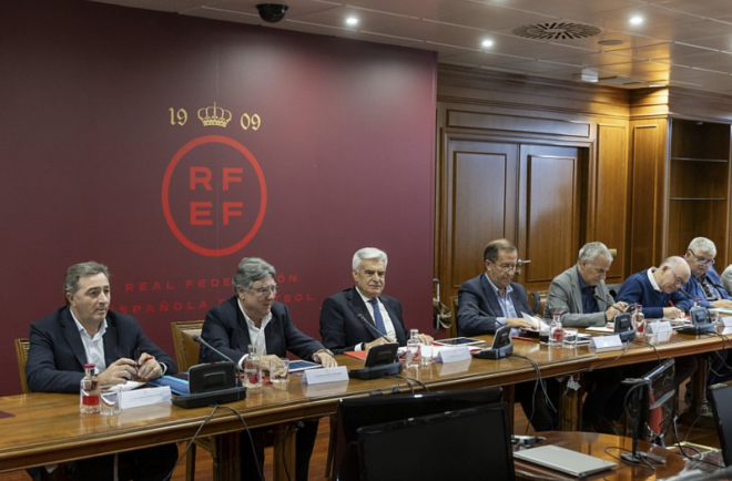 Reunión de la RFEF en la que se habló del Mundial 2030. Cuentan con el Nou Mestalla como sede