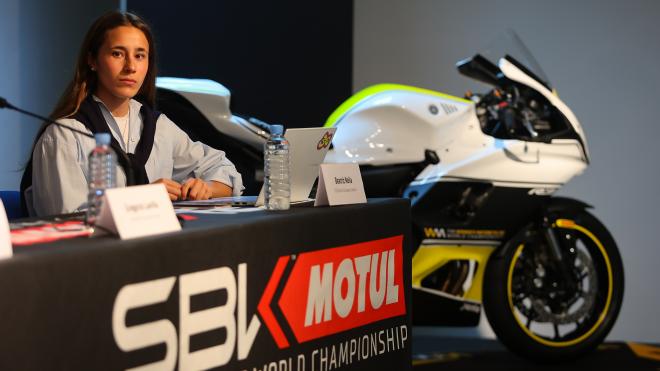 Bea Neila, en la presentación del Mundial femenino de motociclismo (Foto: WorldSBK).