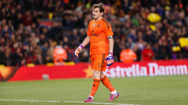 Iker Casillas, en un partido contra el Barça en 2015 (Cordon Press)