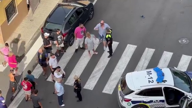 Las familias de los implicados se enfrentaron a la policía.