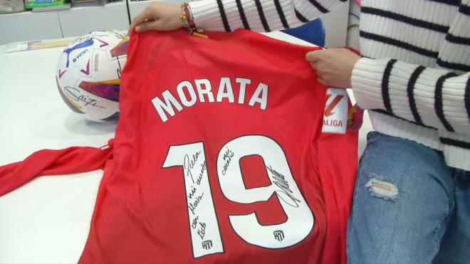 La camiseta de Álvaro Morata con dedicatoria para María.