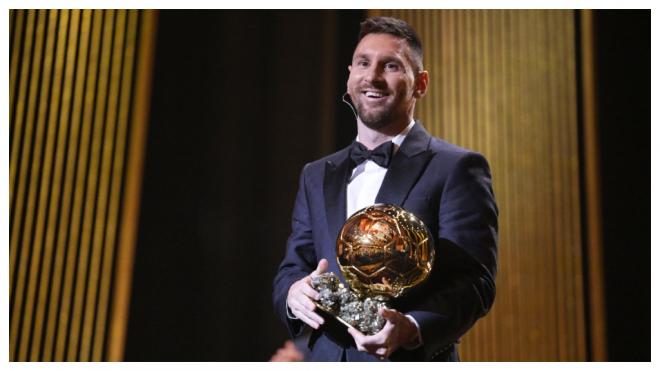 Leo Messi con el Balón de Oro. (Fuente: Cordon Press)