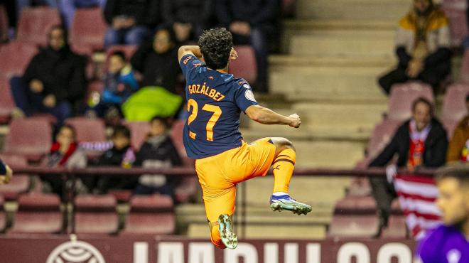 Pablo Gozálbez celebra su primer gol con el Valencia CF (Foto: VCF).