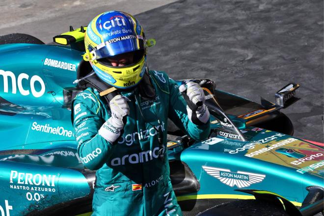Fernando Alonso, celebrando el tercer puesto en el GP de Brasil (Cordon Press)
