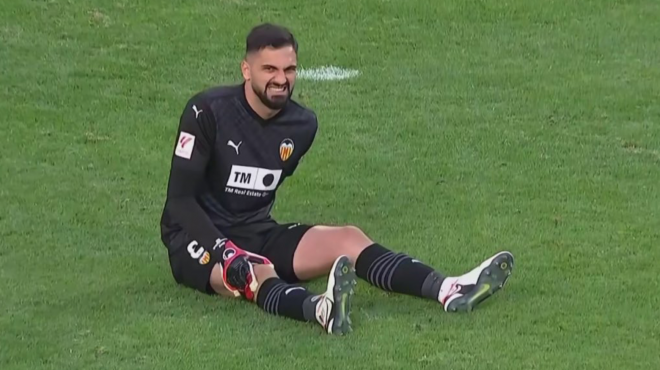 Mamardashvili se echaba al suelo en el partido ante el Granada CF