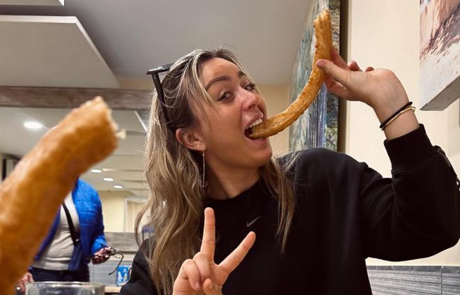 Paula Badosa comiendo churros en Sevilla. (Foto: Instagram)