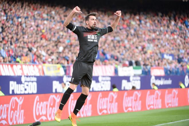 Isaac Cuenca celebrando un gol (Cordon Press)