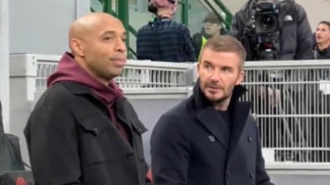 Henry y Beckham comparten una bolsa de patatas.