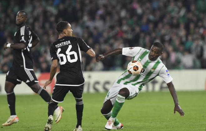 William Carvalho, en un partido con el Real Betis (Foto: Kiko Hurtado).