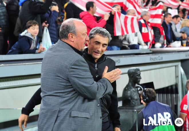 Rafa Benítez y Ernesto Valverde se saludan antes del Athletic Club - RC Celta en San Mamés (Foto: LaLiga).