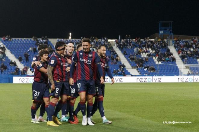 El Levante celebra el gol de Pablo Martínez contra el Leganés. (Foto: LALIGA)