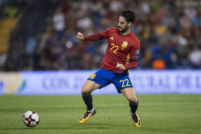 Isco Alarcón en un partido de la Selección Española. (Fuente: Cordon Press)
