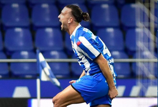 Pablo Martínez celebra su gol en el Dépor - SD Logroñés (Foto: Dépor).