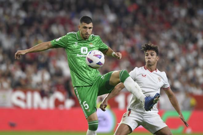 Guido, ante el Sevilla-Betis (Foto: Kiko Hurtado).