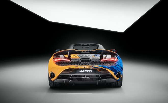 McLaren celebra su Triple Corona con la decoración del 750S