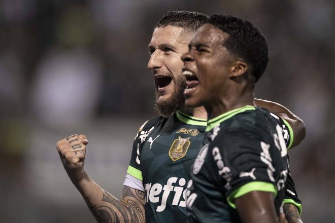 Endrick celebrando un gol con el Palmeiras.