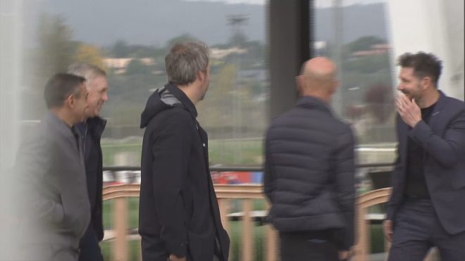 Ancelotti y Simeone llegando a la reunión con el CTA entre risas.