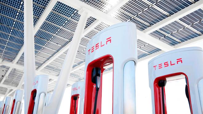 Súper cargador Tesla para coches eléctricos.
