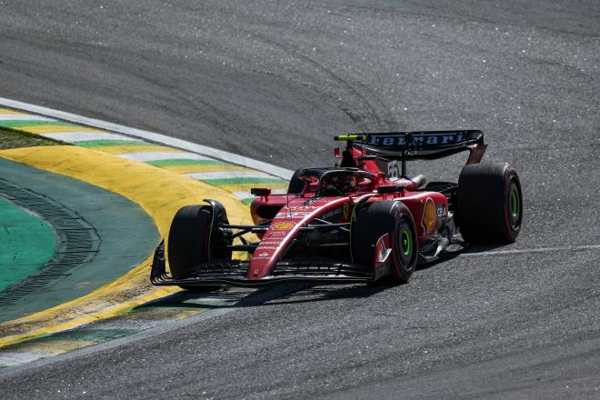 Carlos Sainz, durante el GP de Sao Paulo (Foto: Cordon Press).