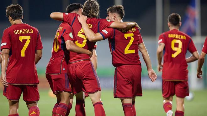 Yarek Gasiorowski marca un hat-trick con España Sub 19 (Foto: sefutbol).