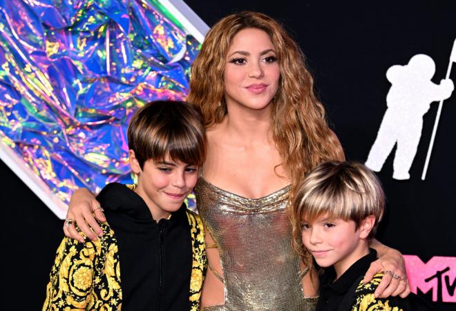 Shakira junto a sus hijos en los MTV Video Music Awards (Cordon Press)