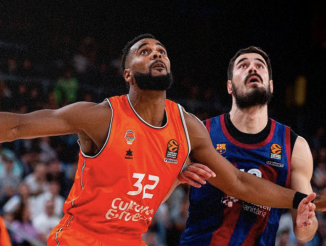 El Barça saca la garra para doblegar al Valencia Basket (74-70)