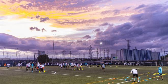 Pistoletazo de salida a LaLiga Genuine: el VCF Inclusivo, cargado de ilusión (Foto: Valencia CF).