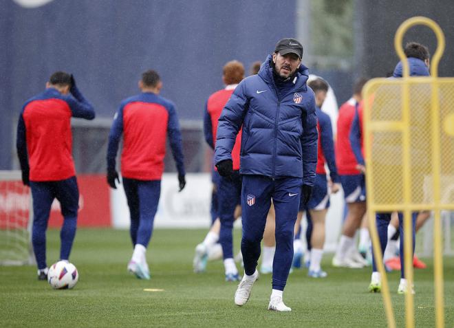 Simeone, en un entrenamiento con el Atlético (Foto: ATM).