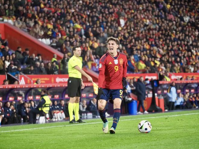 Gavi, en el momento de la lesión durante el España-Georgia (Foto: Cordon Press).