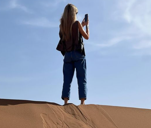 Carla Cotterli en los desiertos de Marruecos (@carlacotterli)