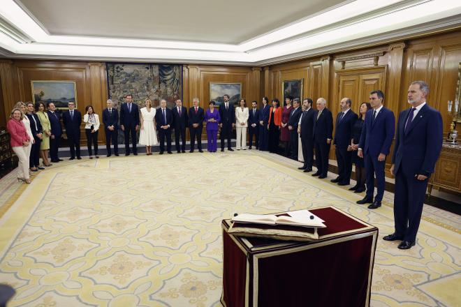 Los 22 Ministros del Gobierno de Pedro Sánchez, en Zarzuela (Foto: Cordon Press).