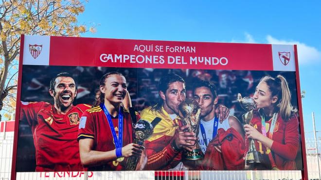 Nuevo cartel de la ciudad deportiva José Ramón Cisneros (Foto: SFC)
