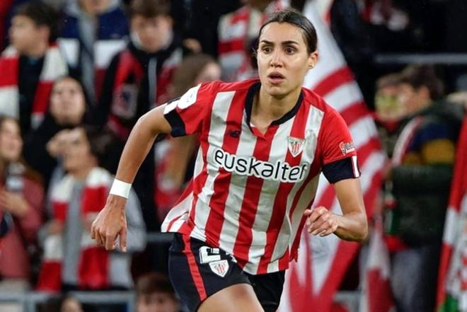 La jugadora del Athletic Club Femenino Bibiane Schulze, durante un partido.