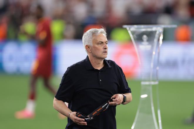 José Mourinho tras la final contra el Sevilla (Cordon Press)