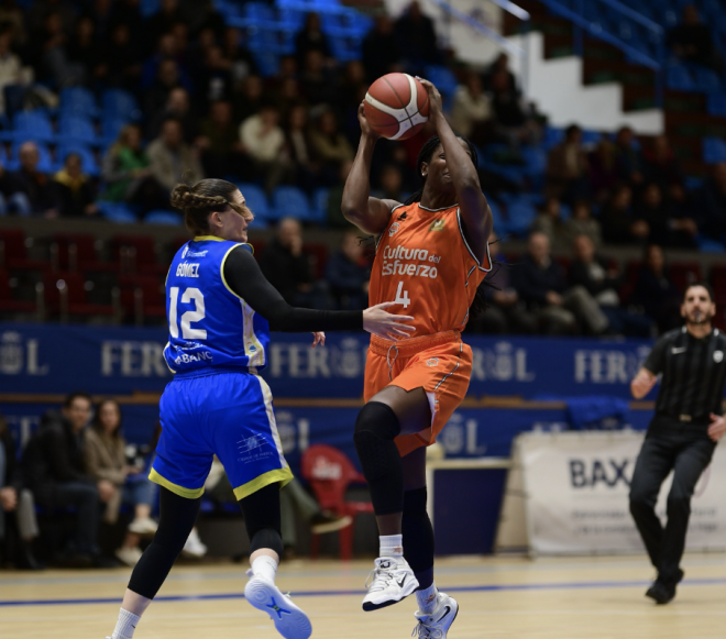 Valencia Basket saca una buena victoria en Ferrol (55-66)