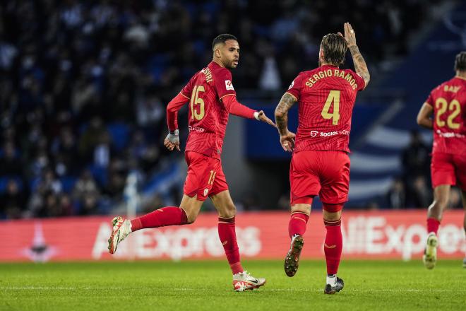 En-Nesyri y Ramos, celebrando el gol del marroquí ante la Real (Foto: SFC).