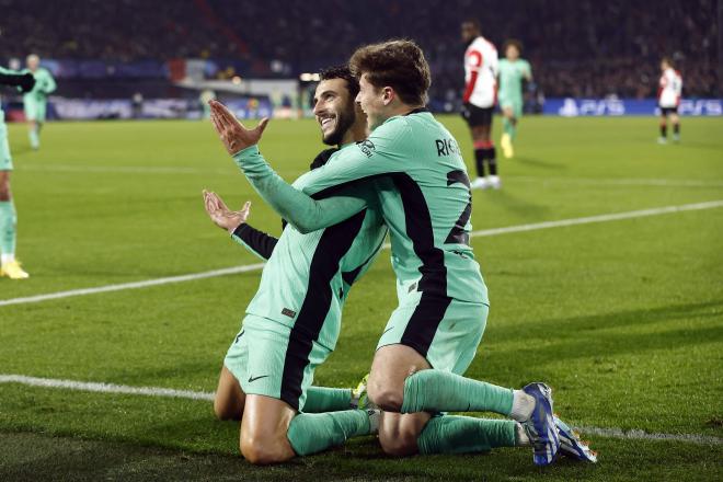 Mario Hermoso y Rodrigo Riquelme celebran un gol en Roterdam (Foto: Cordon Press).