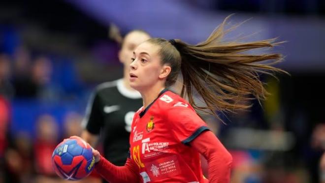 Paula Arcos, jugadora de la selección española femenina de balonmano en el Mundial. Foto: EFE
